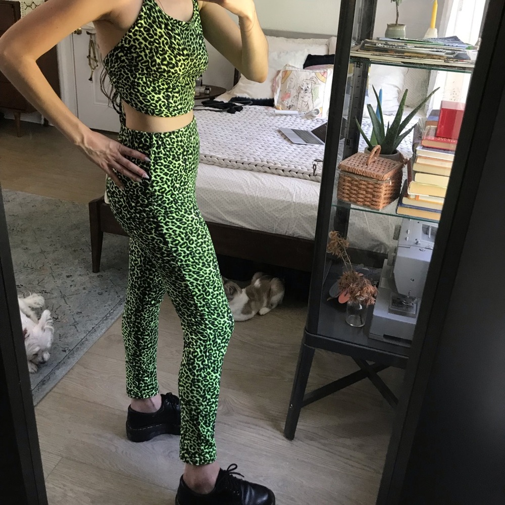 Neon green leopard print set